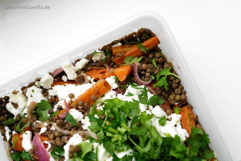 Salat von Puy-Linsen und gebackenen Karotten mit Schafskäse | GourmetGuerilla.de