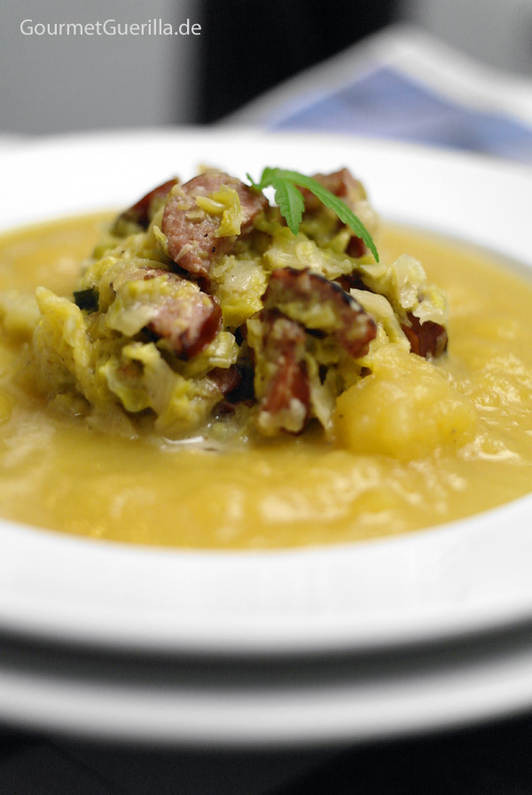 Steckrübensuppe mit cremigem Rosenkohlragout | GourmetGuerilla.de