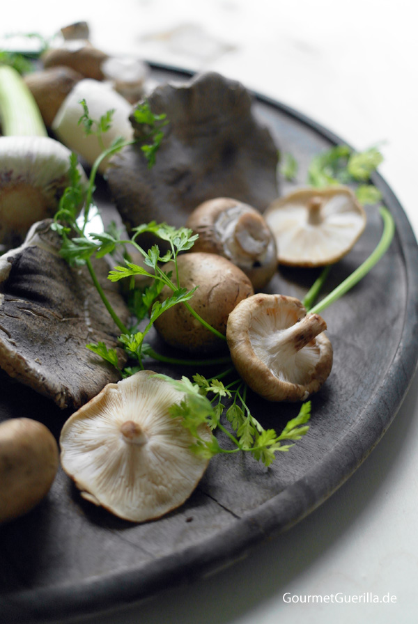 Tagliatelle mit Kräuter- Pilzen und Wachtelbohnen | GourmetGuerilla.de