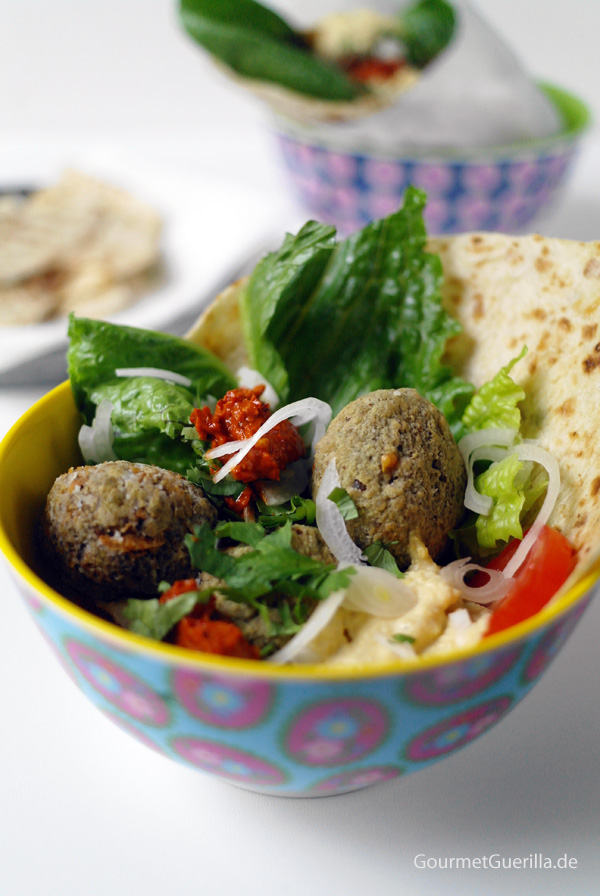 Erbsen-Falaffel1 Smaragdgrüne Erbsen-Falafeln | GourmetGuerilla.de