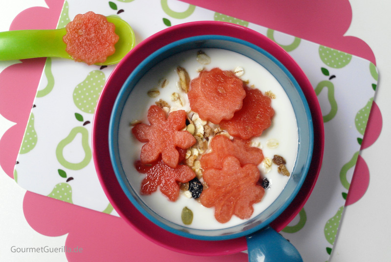 Joghurt mit Melonenblumen #rezept #gourmetguerilla