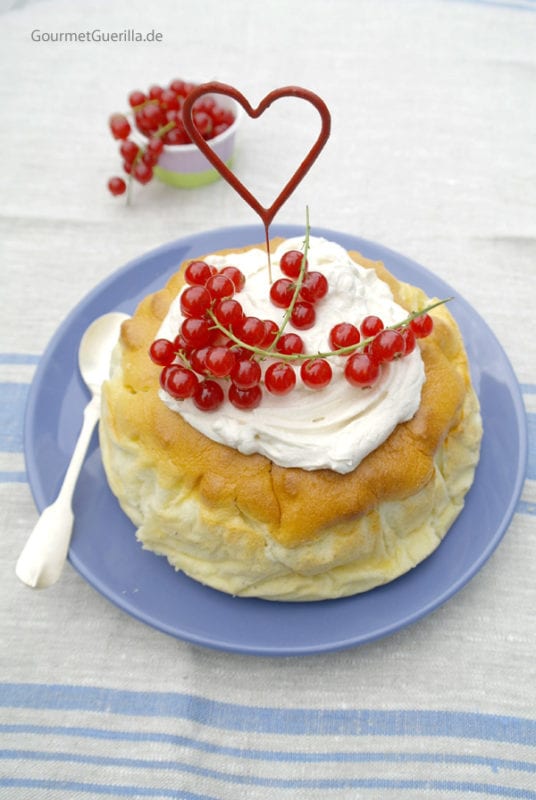 Burgunder Kuchen aus dem Topf mit Zimt-Schmand. Happy Birthday, Greta