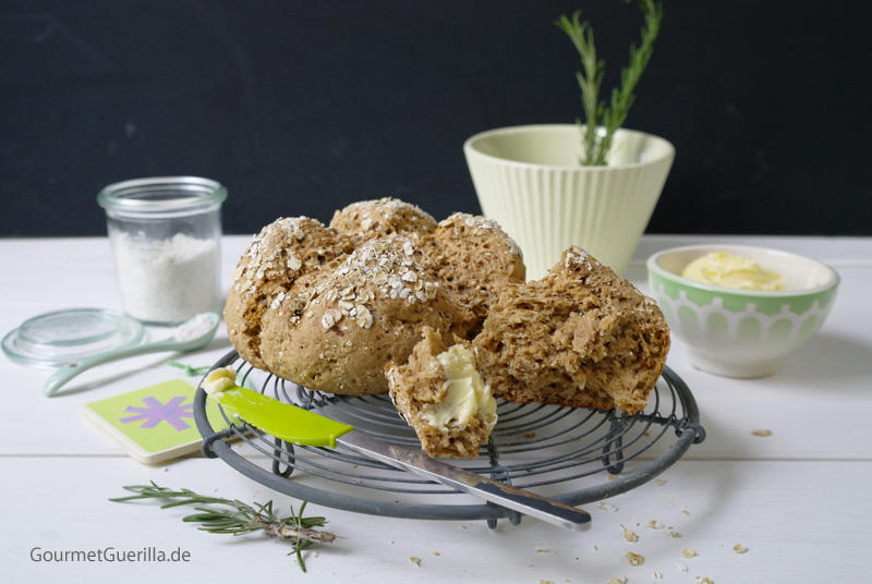 20 Minuten Buttermilch-Haferflocken-Brot #rezept #gourmetguerilla