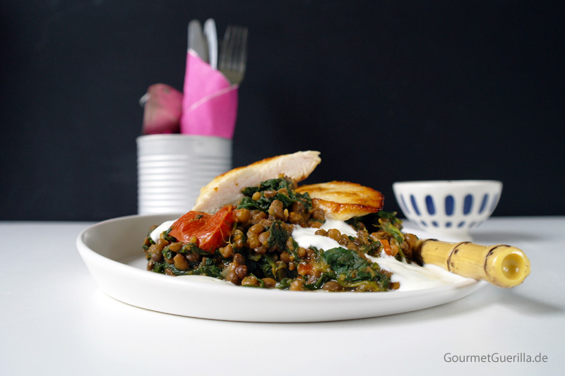 Würzige Hühnchen mit Spinat-Linsen | GourmetGuerilla.de
