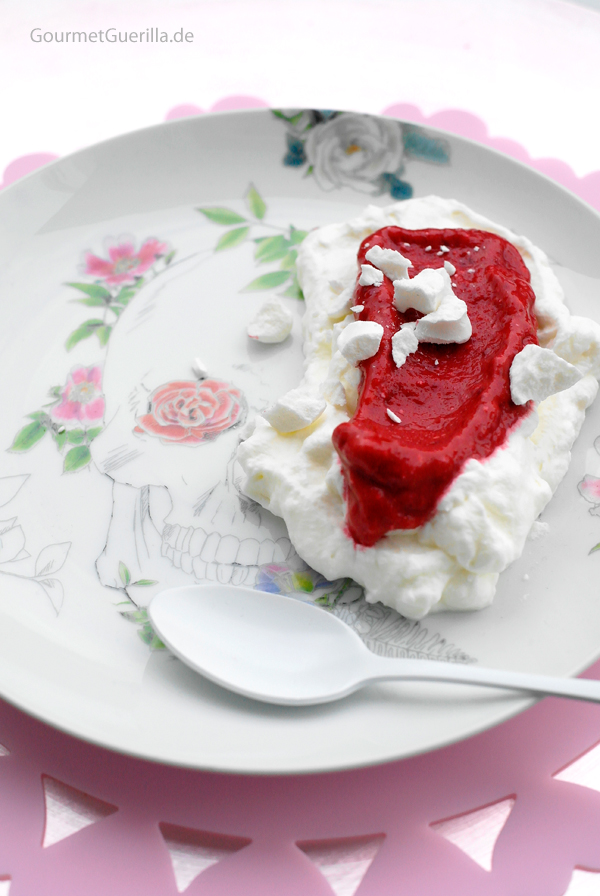 Kirschsorbet auf Knuspersahne #rezept #gourmetguerilla #nachtisch #dessert