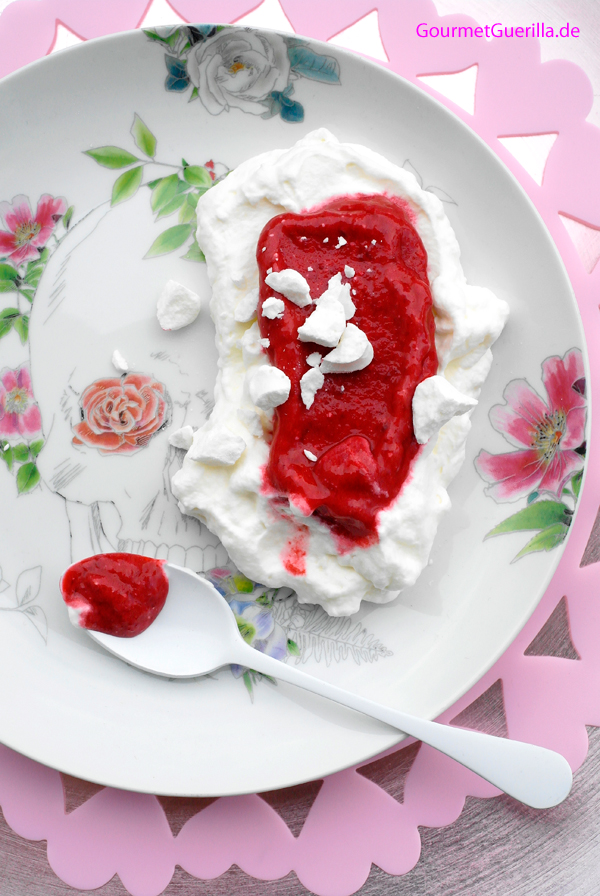 Kirschsorbet auf Knuspersahne #rezept #gourmetguerilla #nachtisch #dessert