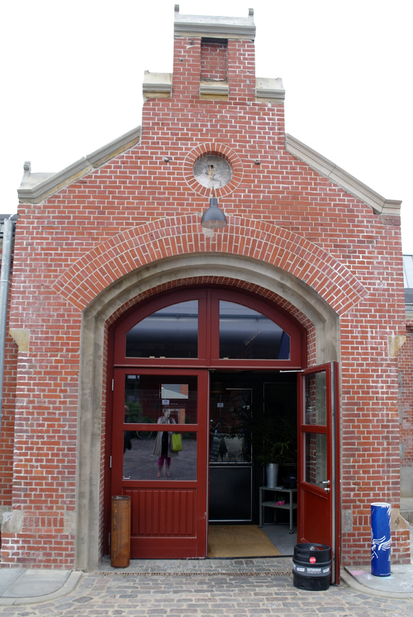 Altes Maedchen Eingang