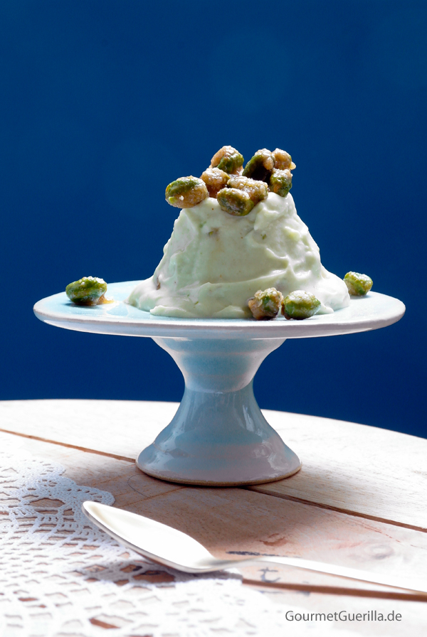 Avocado-Semifreddo mit gebrannten Pistazien #rezept #gourmetguerilla #gemüse #dessert