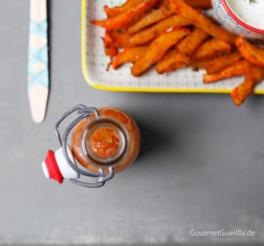 Kürbispommes Schranke mit Mangoketchup und Ziegendip - GourmetGuerilla