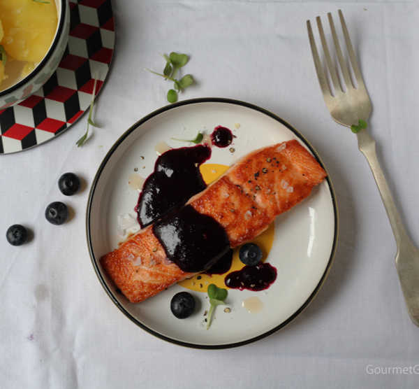 Lachs mit herbsüßer Blaubeersoße #rezept #gourmetguerilla