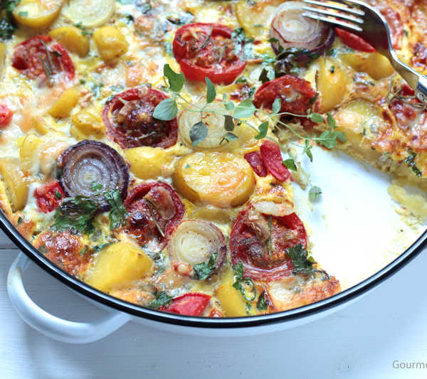 Frittata mit gebackenen Limetten-Tomaten und Zwiebeln #rezept #gourmetguerilla #vegetarisch