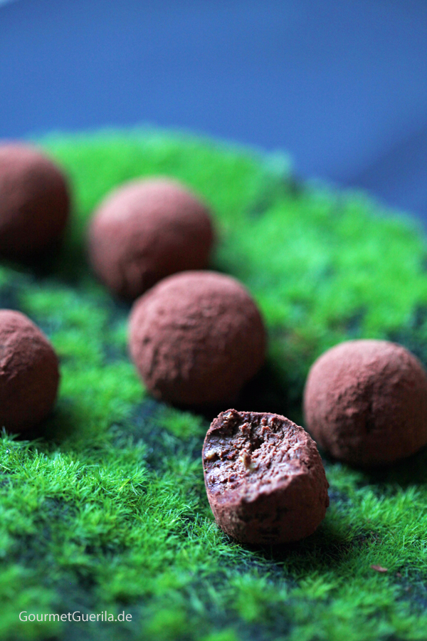 Schokoladen-Avokado-Trüffel #rezept #vegan #gourmetguerilla #healthy