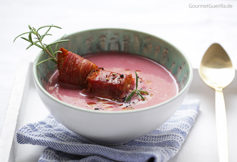 Herbstrosa Apfel-maronensuppe mit handfesten Schinken-Croutons #rezept #herbst #gourmetguerilla #maronen