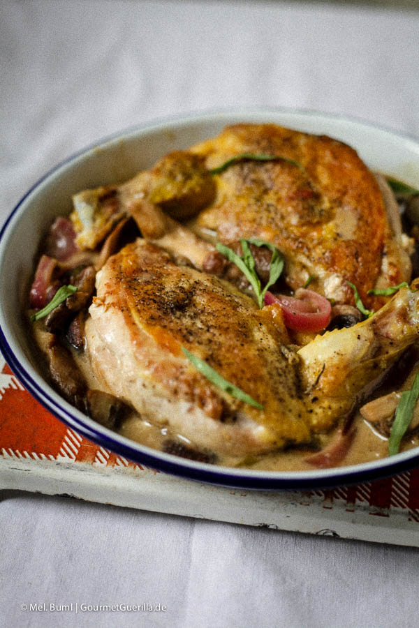 Dijon-Hühnchen in Weißweinsoße mit Estragon und einem Splash Brandy #rezept | GourmetGuerilla.de