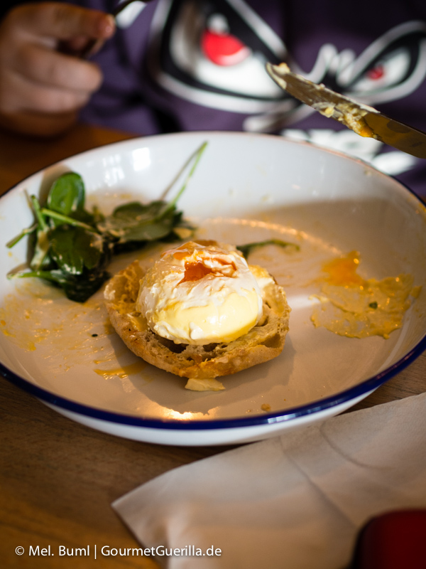 Frühstück Eggs Benedict im Ottos Burger Grindelhof Hamburg | GourmetGuerilla.de