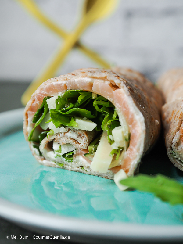 Pikante Buchweizen-Crepe mit Lachs, Rucola und Parmesan | GourmetGuerilla.de