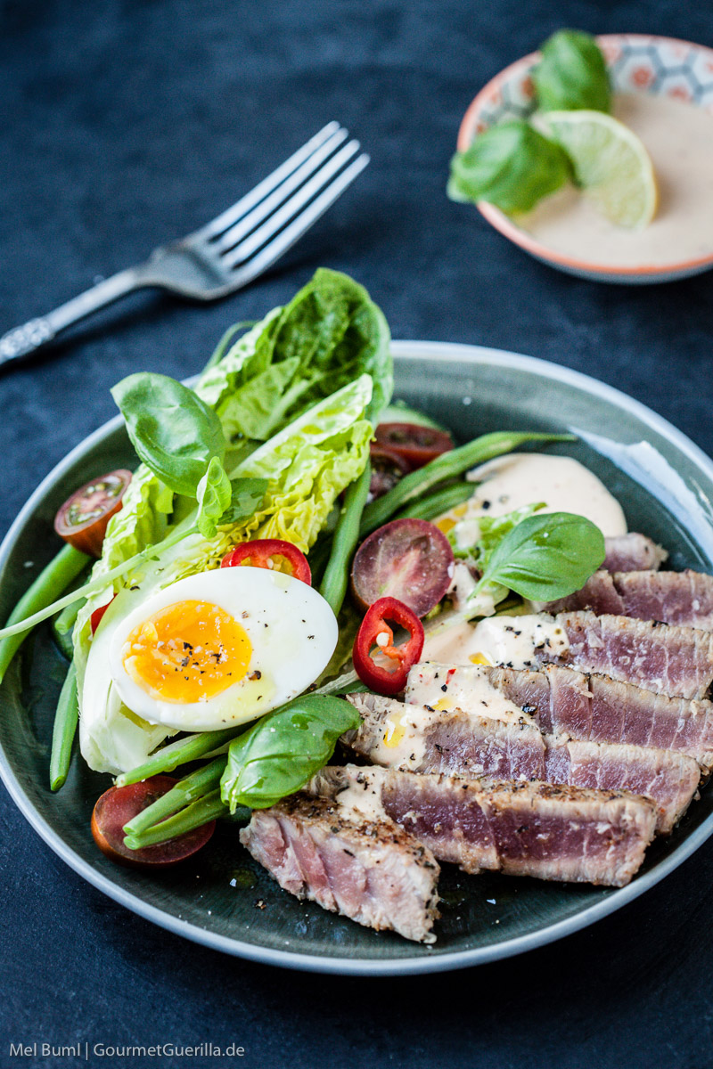 {LCHF-Rezept} Blackened Tuna Salat mit Habanero-Limetten-Dressing | GourmetGuerilla.de