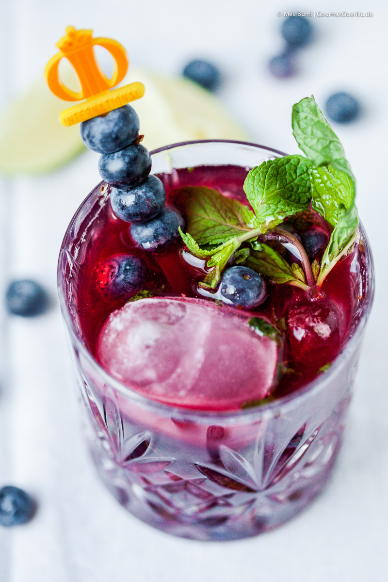 {Low Carb} Virgin Blaubeer Aronia Mojito Cocktail | GourmetGuerilla.de