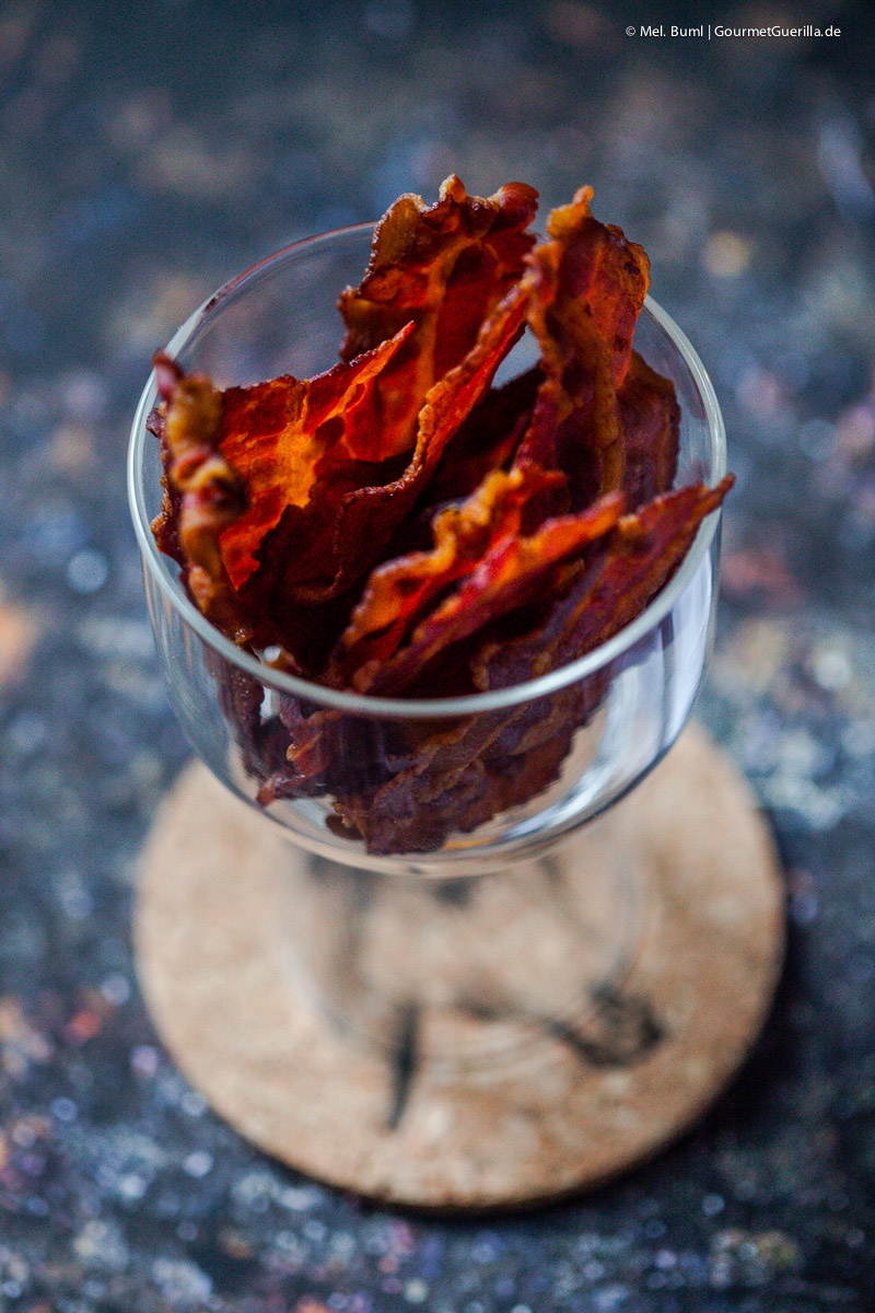 Low Carb Knabberkram Bacon-Chips, Cheddar-Cracker und Vindaloo-Cashews | GourmetGuerilla.de