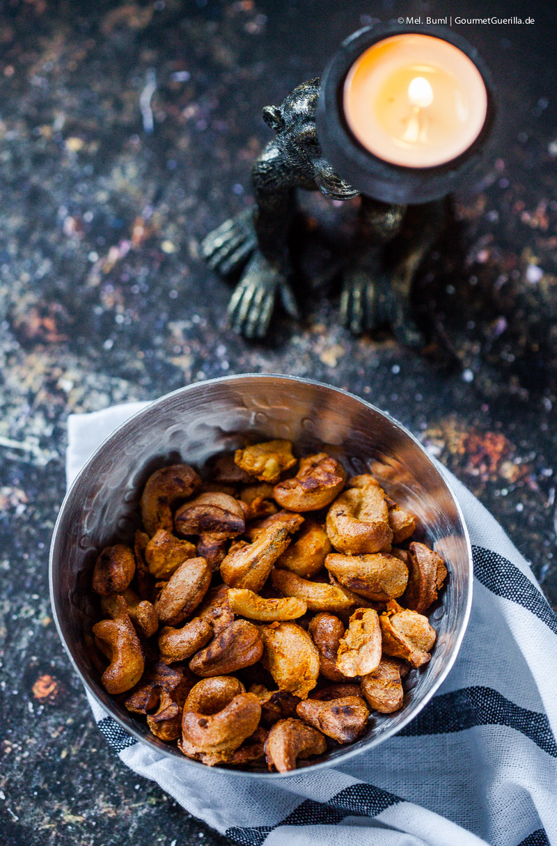 Low Carb Knabberkram Bacon-Chips, Cheddar-Cracker und Vindaloo-Cashews | GourmetGuerilla.de