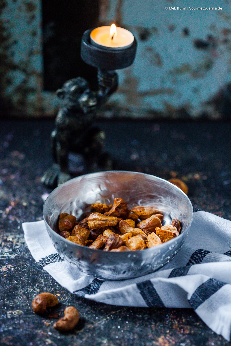 Low Carb Knabberkram Bacon-Chips, Cheddar-Cracker und Vindaloo-Cashews | GourmetGuerilla.de