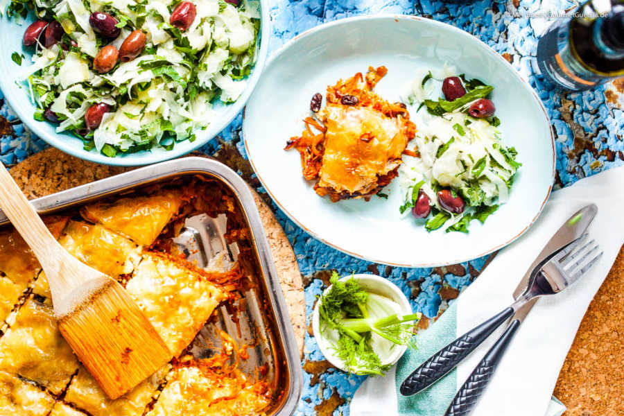 Herzhaftes griechisches Baklava mit Feta, Tomaten und Fenchelsalat | GourmetGuerilla.de