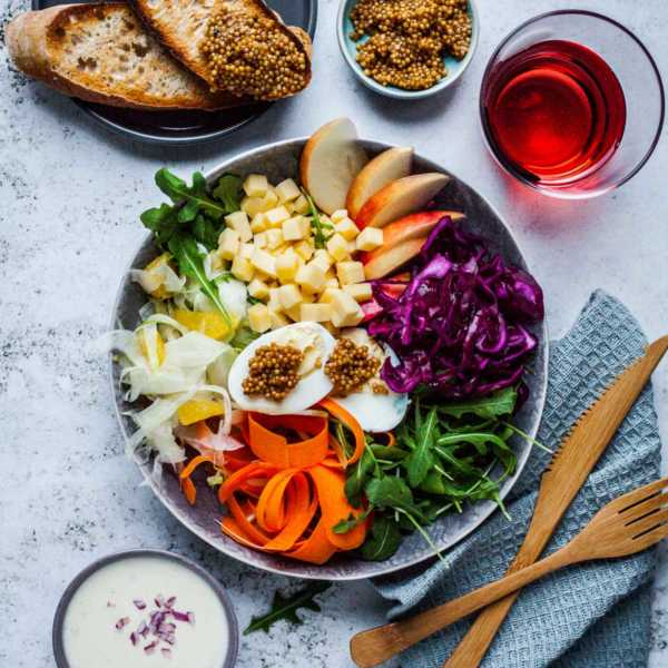 Winter-Salat-Bowl mit Senf-„Kaviar“ und Knusperbrot | GourmetGuerilla.de