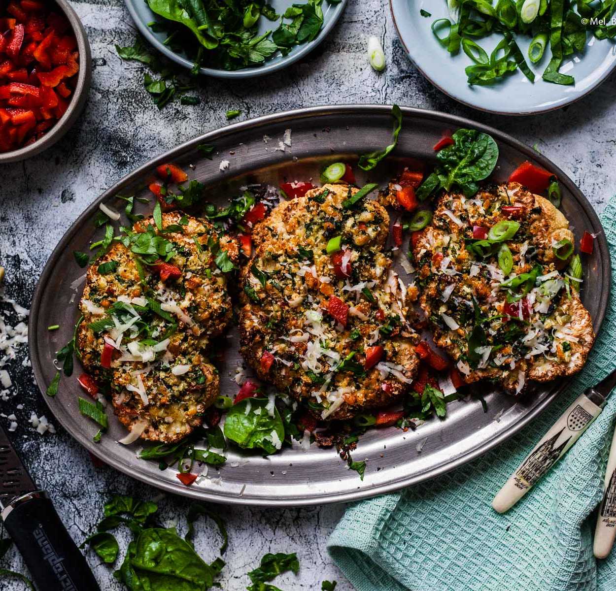 Low Carb Blumenkohl-Steak mit knuspriger Jalapeno-Kaesekruste unter 300 kcal | GourmetGuerilla.de-8433