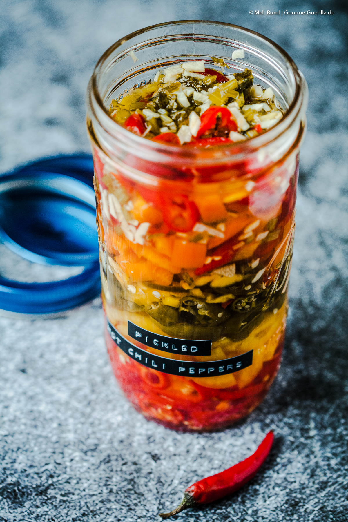Pickled Hot Chili Peppers - Selbst eingelegte scharfe Paprika und Peperoni | GourmetGuerilla.de