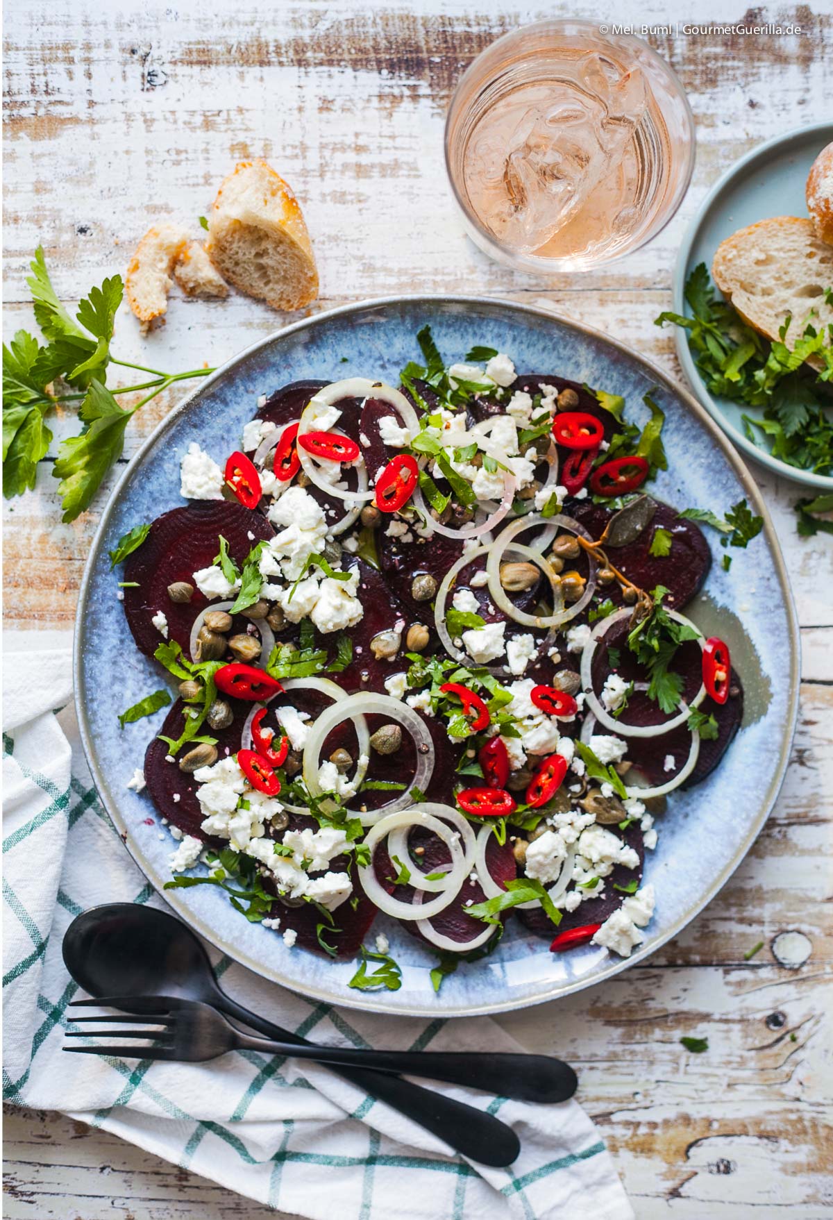 Rote Bete Salat mit Kapern und Feta - in 5 Minuten auf dem Tisch | GourmetGuerilla.de