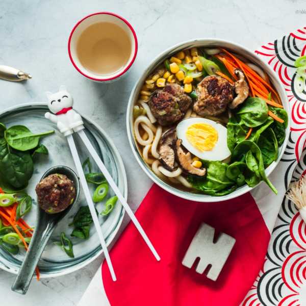 Schnelle japanische Ramen mit Fleischbällchen. Eine glücklich machende Nudel- Suppe für den Feierabend | GourmetGuerilla.de