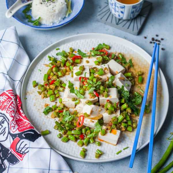 Grüne Wok-Bohnen Szechuan auf Seidentofu – veganes Asia-Fosfood | GourmetGuerilla.de