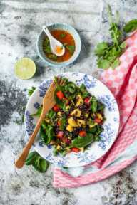 Veganer Mango- Belugalinsen- Salat mit Thai- Dressing – unter 500 Kalorien | GourmetGuerilla.de