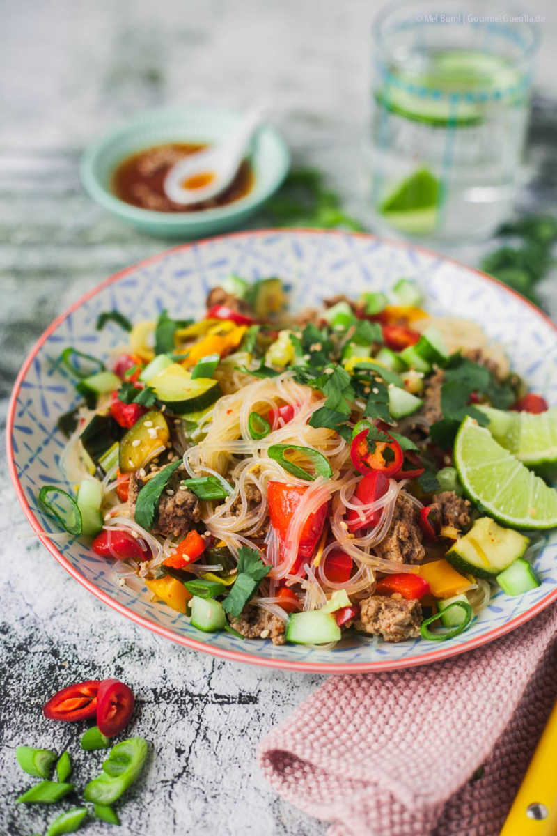 Glasnudelsalat ThaiStyle mit Rindfleisch und viel Gemüse. Schnell, würzig, leicht