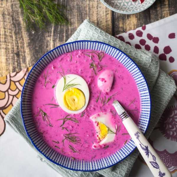 Litauische Rote-Bete-Kaltschale Saltibarsciai mit gekochtem Ei | GourmetGuerilla.de