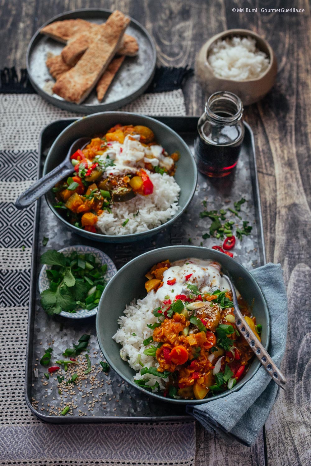 Veganes Linsen-Stew Bollywood mit Herbstgemuese, Kraeutern und Ahornsirup | GourmetGuerilla.de