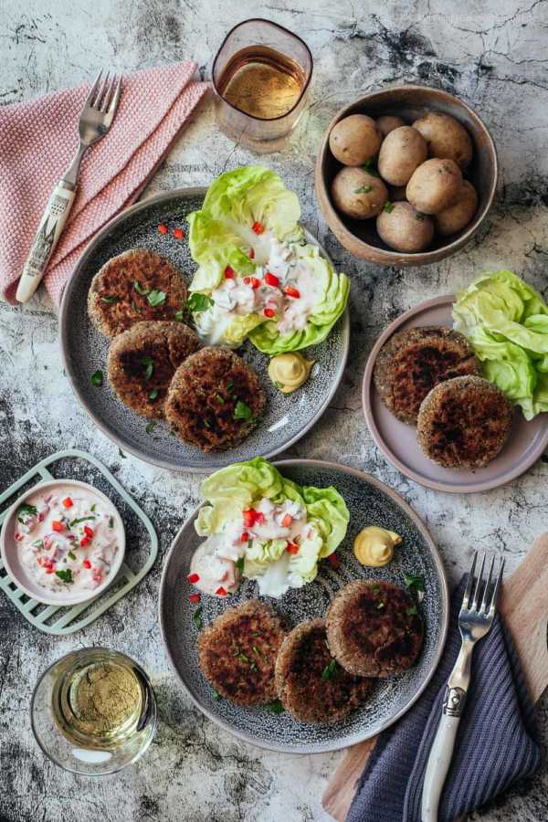Die weltbesten vegetarischen Champignon-Frikadellen nach Oma Greta. Und ... Die weltbesten vegetarischen Champignon-Frikadellen nach Oma Greta. Und ...