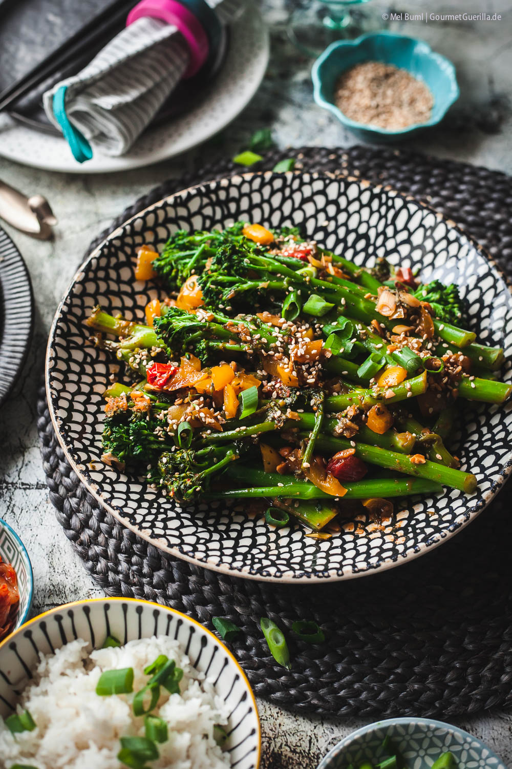 Veganer 10-Minuten Brokkoli Ssamjang - ein koreanisches Rzept mit Bimi Brokkoli | GourmetGuerilla.de