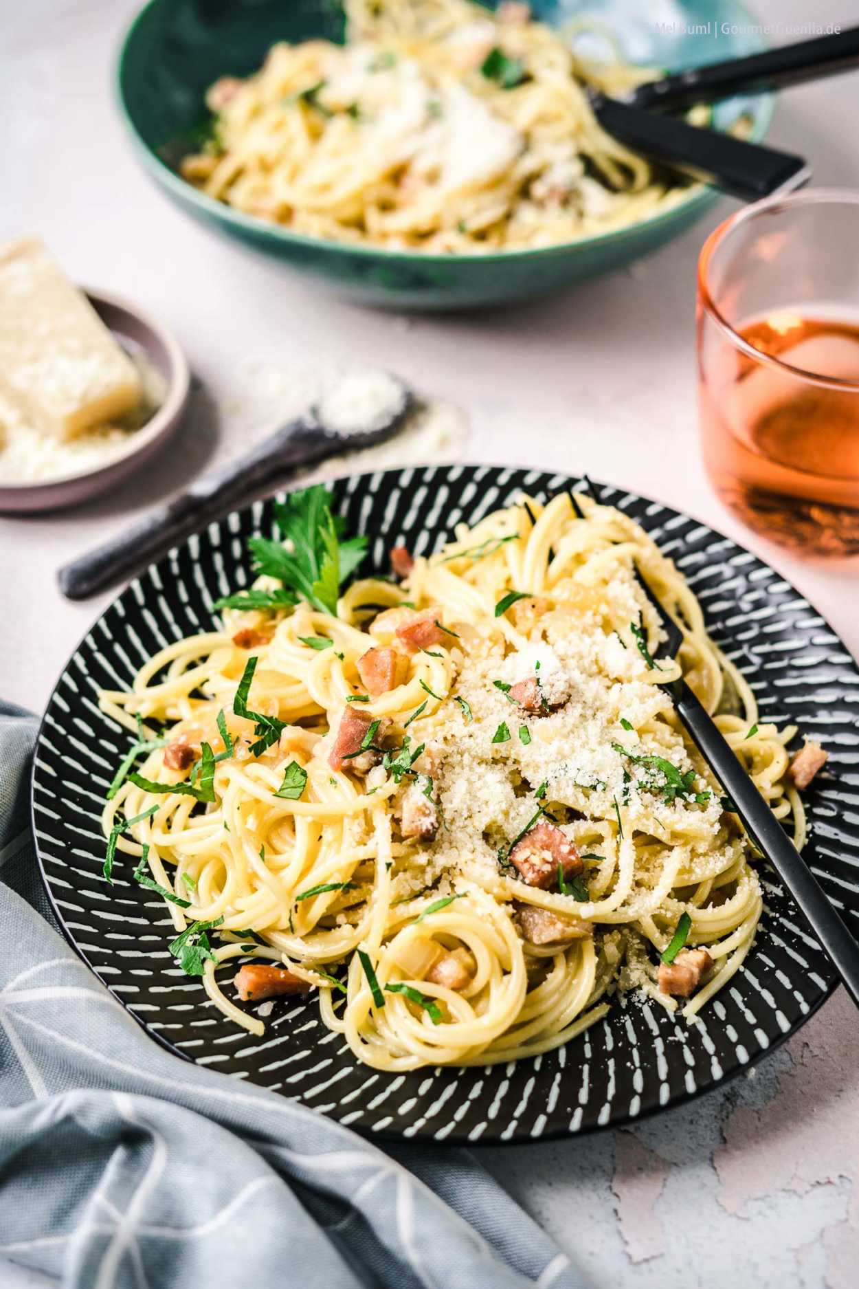 Einfache und authentische Spaghetti Carbonara. Das verflixt beste ...