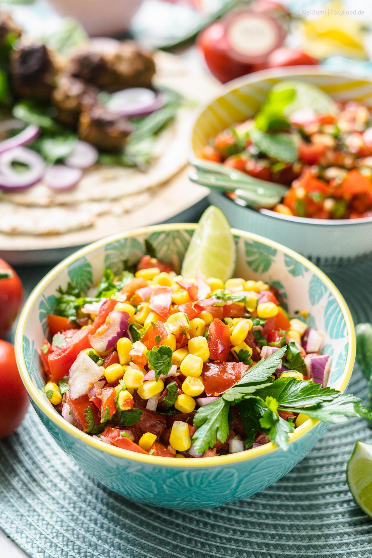 Pico de Gallo mit Mais und Rauchige Tomaten-Salsa schnelle Lieblings-Soßen zum Grillen | FoxyFood.de
