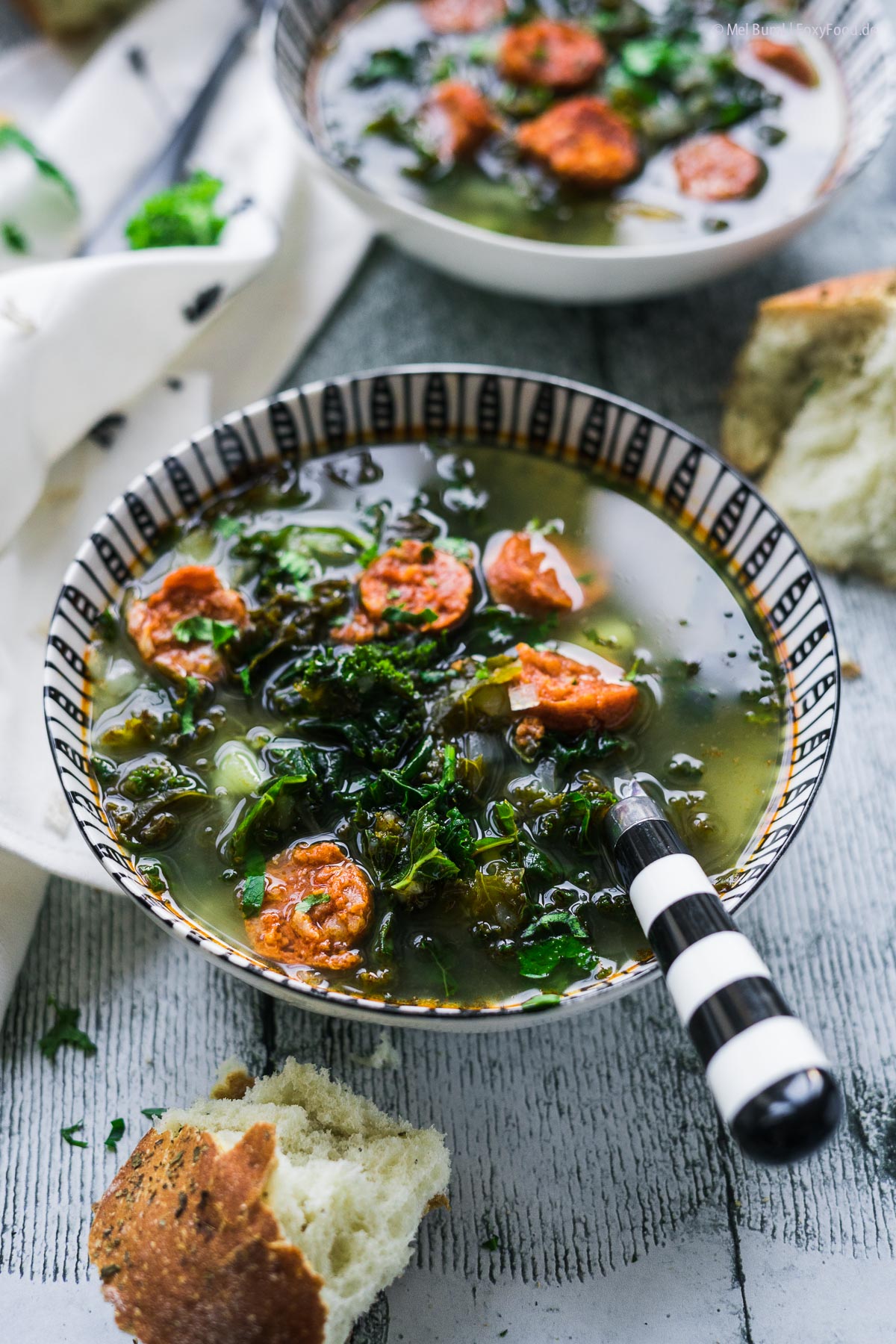 Caldo Verde Portugiesische Suppe mit Grünkohl und Chorizo | FoxyFood.de
