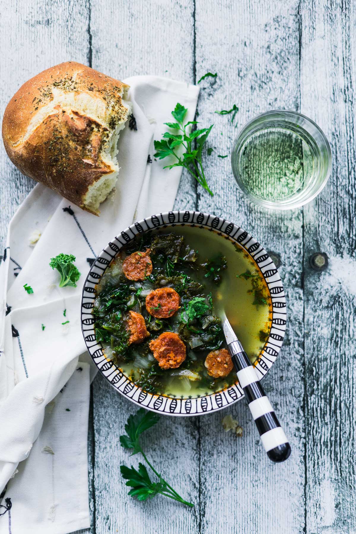 Caldo Verde Portugiesische Suppe mit Grünkohl und Chorizo | FoxyFood.de